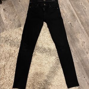 Black skinny jeans